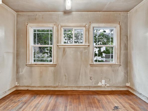 4017 Altamont Ave, Oakland CA 94605