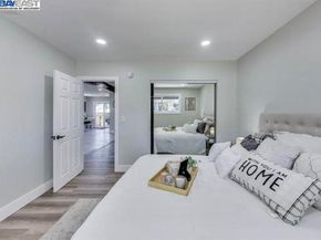 2131 Pomona Ave, Martinez CA 94553