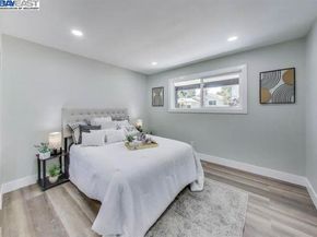 2131 Pomona Ave, Martinez CA 94553