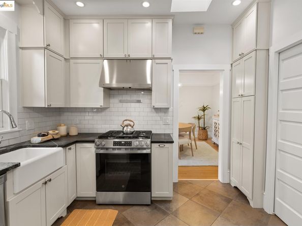 2644 Parker St, Berkeley CA 94704