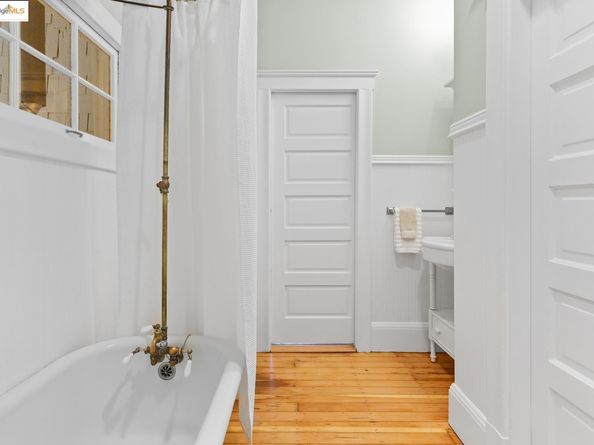 2644 Parker St, Berkeley CA 94704