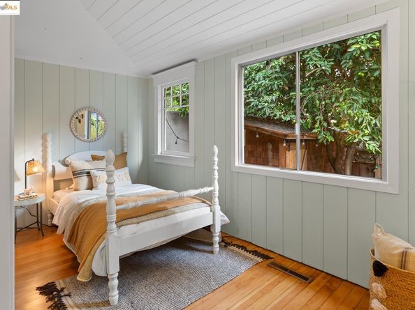 2644 Parker St, Berkeley CA 94704