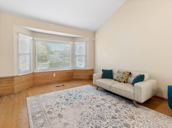 103 Opal Ct, Hercules CA 94547