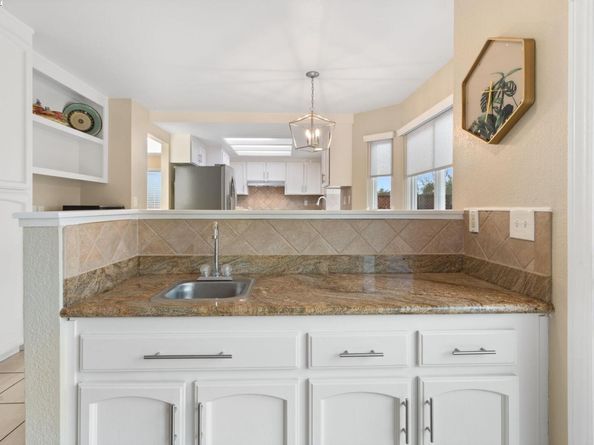 103 Opal Ct, Hercules CA 94547