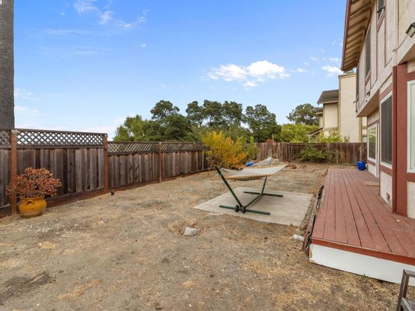 103 Opal Ct, Hercules CA 94547