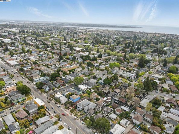 1572 Lincoln Ave, Alameda CA 94501