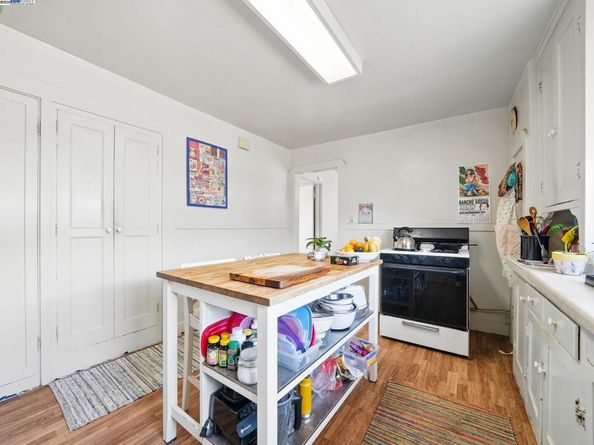 1572 Lincoln Ave, Alameda CA 94501
