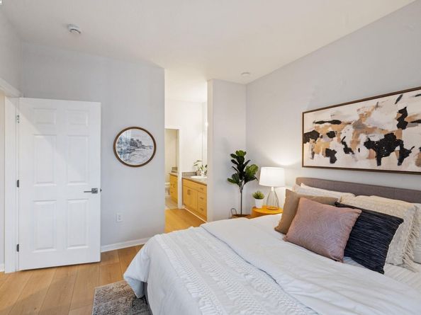1121 40th Street 2406, Emeryville CA 94608