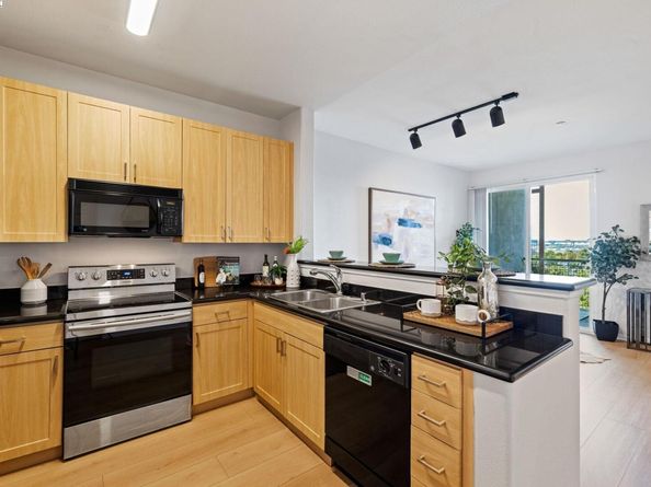 1121 40th Street 2406, Emeryville CA 94608