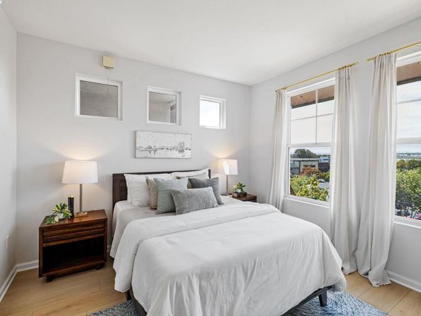 1121 40th Street 2406, Emeryville CA 94608
