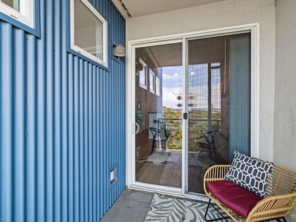1121 40th Street 2406, Emeryville CA 94608