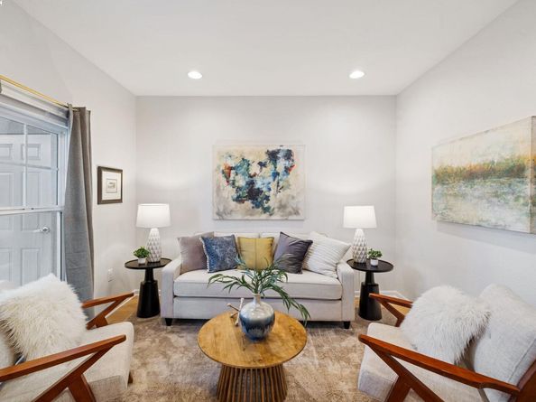 1121 40th Street 2406, Emeryville CA 94608
