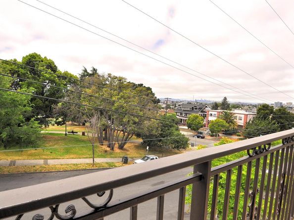1604 E 19Th St, Oakland CA 94606