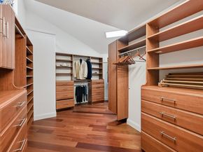 7716 Skyline Blvd, Oakland CA 94611