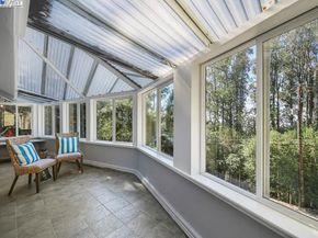 7716 Skyline Blvd, Oakland CA 94611