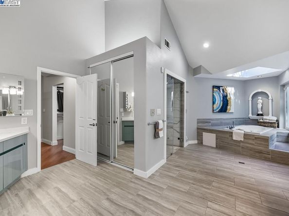 7716 Skyline Blvd, Oakland CA 94611