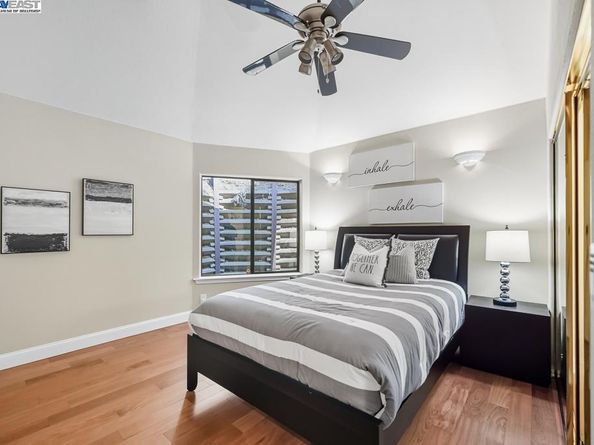 7716 Skyline Blvd, Oakland CA 94611