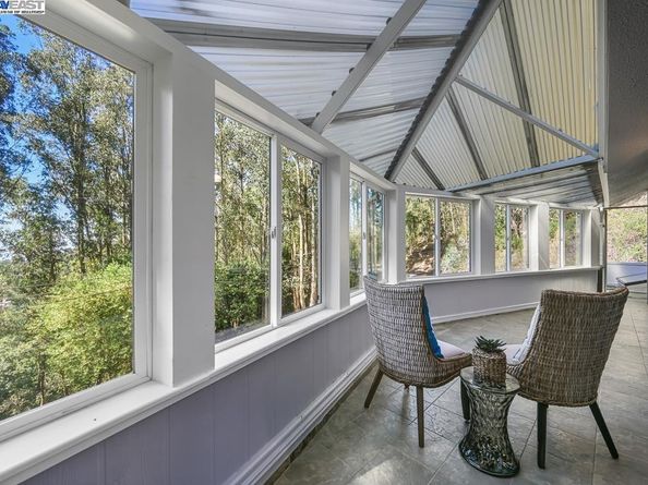 7716 Skyline Blvd, Oakland CA 94611