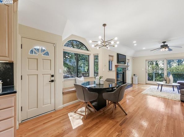 7716 Skyline Blvd, Oakland CA 94611