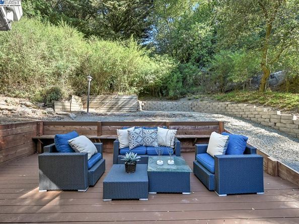 7716 Skyline Blvd, Oakland CA 94611