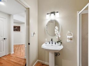 7716 Skyline Blvd, Oakland CA 94611
