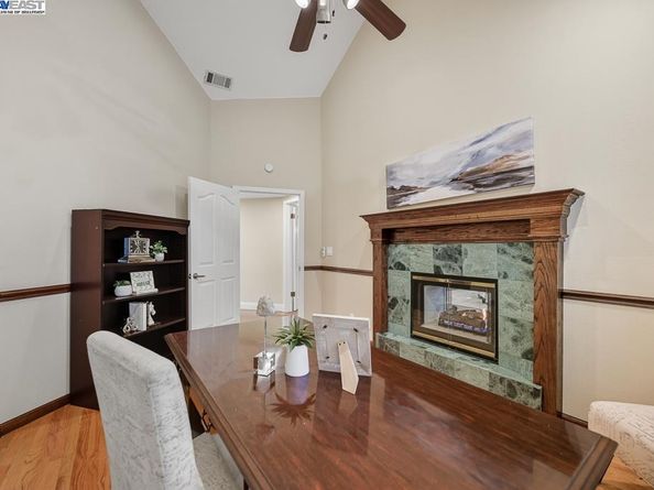7716 Skyline Blvd, Oakland CA 94611