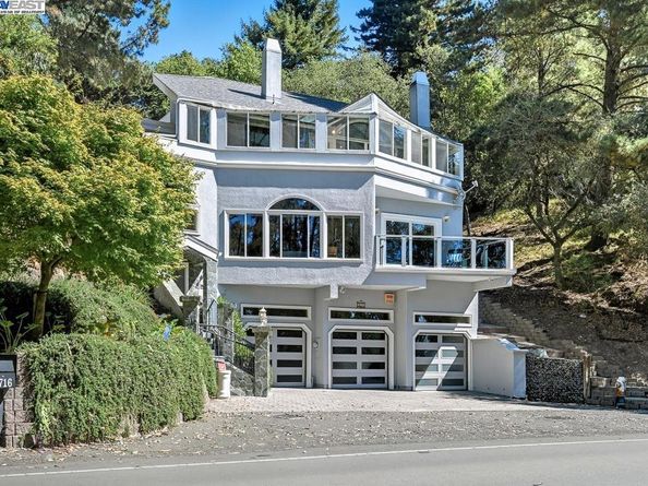 7716 Skyline Blvd, Oakland CA 94611