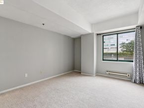 988 Franklin 328, Oakland CA 94607