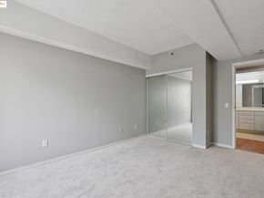 988 Franklin 328, Oakland CA 94607