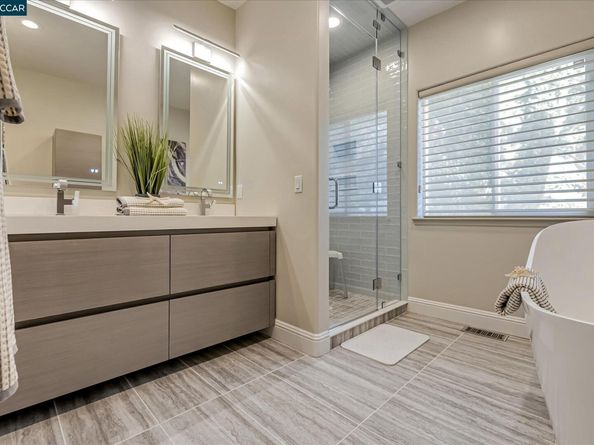 4 Berrybrook Hollow, Orinda CA 94563