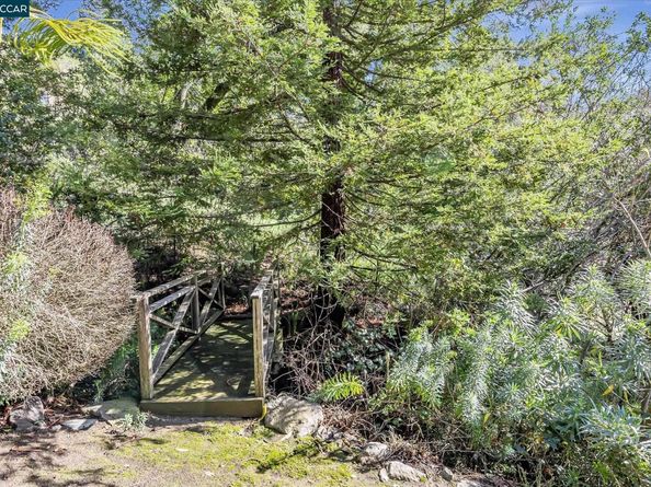 4 Berrybrook Hollow, Orinda CA 94563