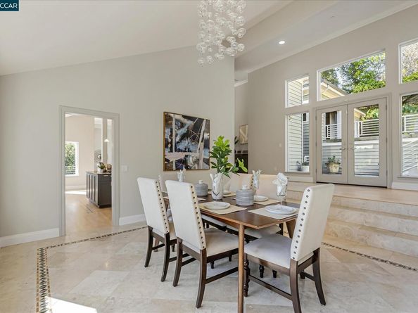 4 Berrybrook Hollow, Orinda CA 94563