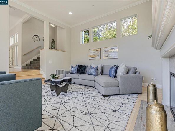 4 Berrybrook Hollow, Orinda CA 94563