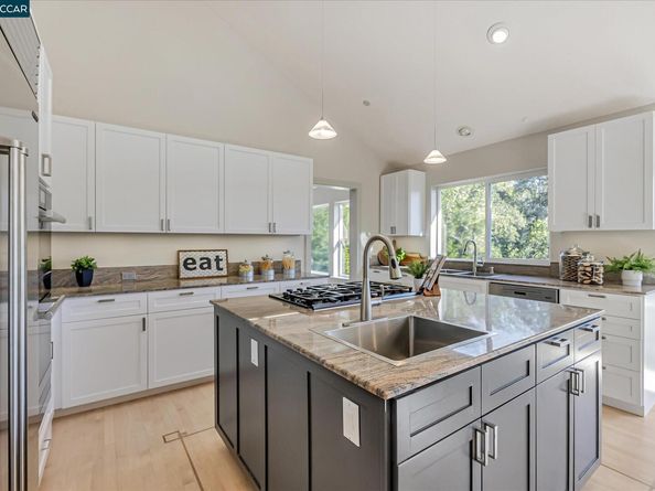 4 Berrybrook Hollow, Orinda CA 94563