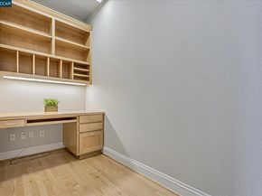 4 Berrybrook Hollow, Orinda CA 94563