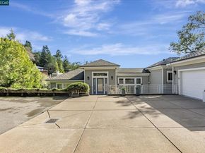 4 Berrybrook Hollow, Orinda CA 94563