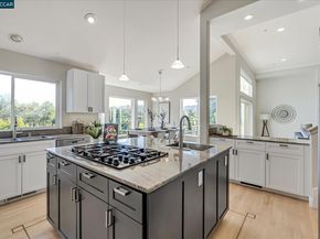 4 Berrybrook Hollow, Orinda CA 94563