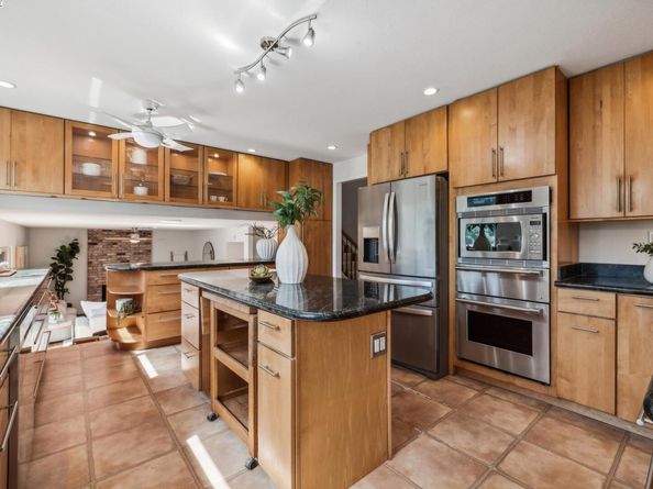 3483 Skyline Dr, Hayward CA 94542