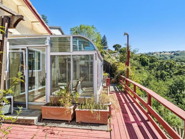 3483 Skyline Dr, Hayward CA 94542