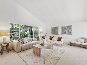 3483 Skyline Dr