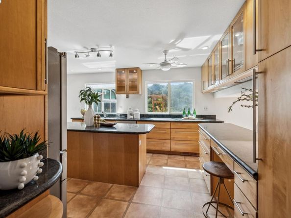 3483 Skyline Dr, Hayward CA 94542
