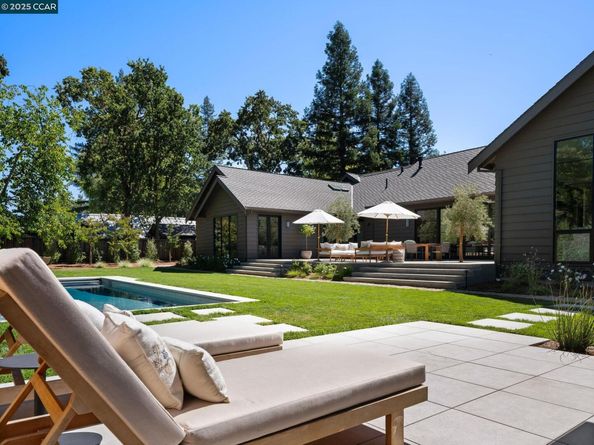 3364 Las Huertas Rd, Lafayette CA 94549