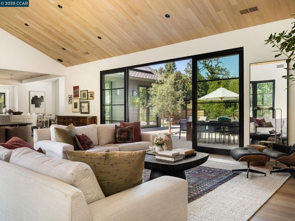 3364 Las Huertas Rd, Lafayette CA 94549
