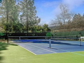 732 Graham Ct, Danville CA 94526