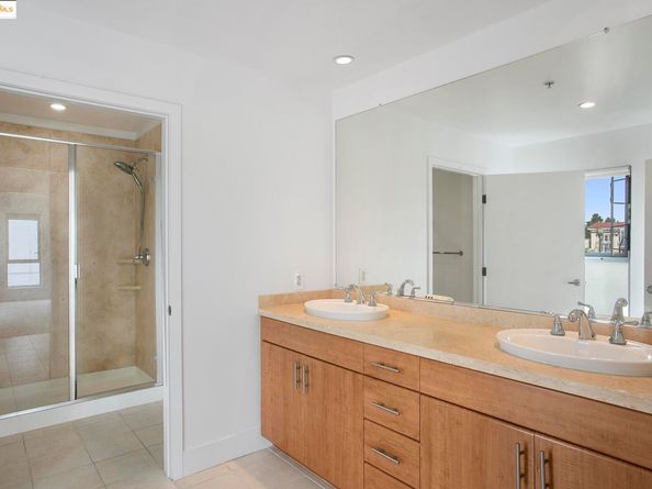 438 W Grand Ave 401, Oakland CA 94612