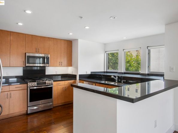 438 W Grand Ave 401, Oakland CA 94612