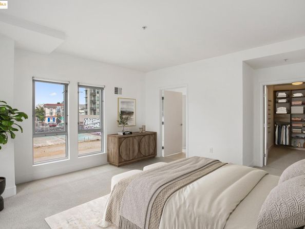 438 W Grand Ave 401, Oakland CA 94612