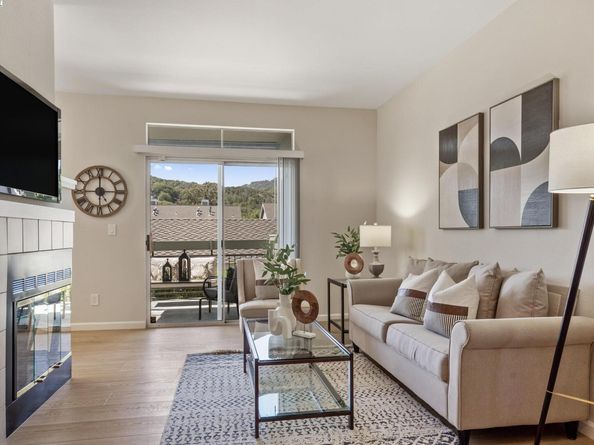 8165 Mountain View Dr C, Pleasanton CA 94588