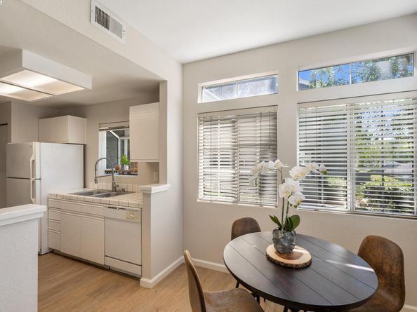 8165 Mountain View Dr C, Pleasanton CA 94588