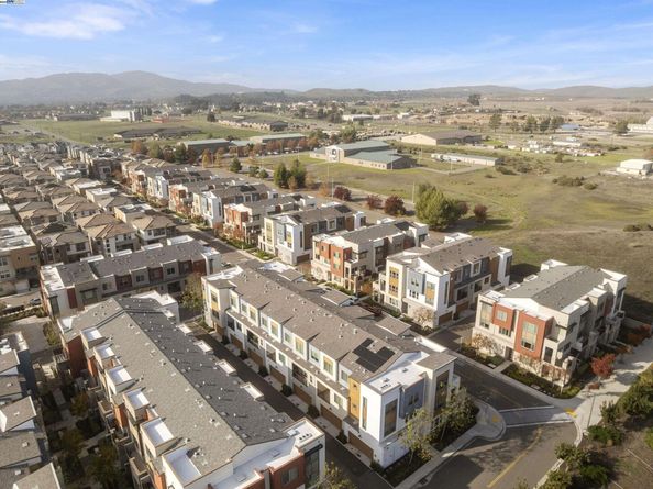 5971 Cannon Rd, Dublin CA 94568